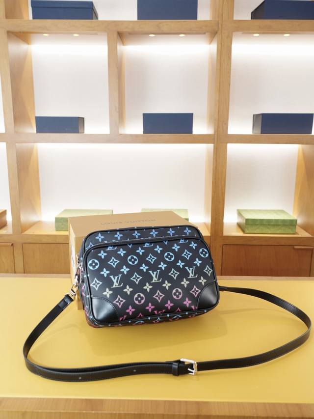 Louis Vuitton official website synchronized high version crossbody shoulder bag