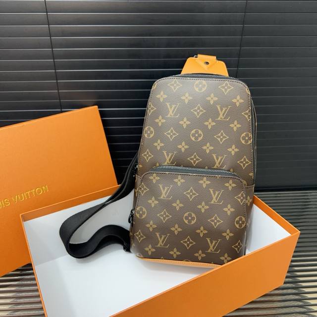 Louisvuitton Louis Vuitton Lv Avenue series chest bag cowhide messenger bag unis