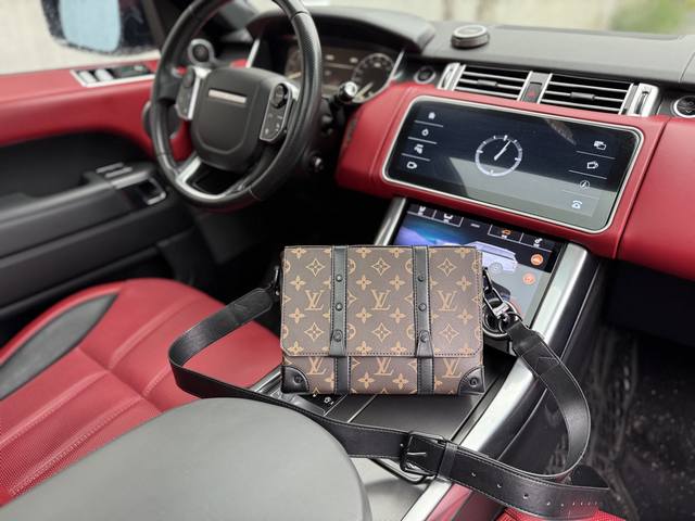 Chip version high-end goods new "Louis Vuitton" Lv shoulder bag Louis Vuitton me