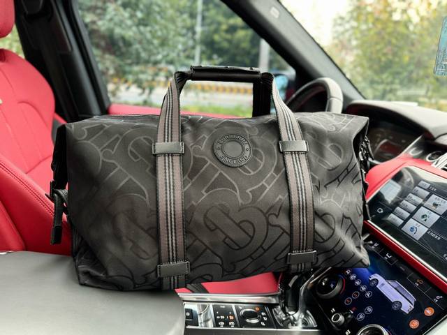 High-end goods New "Burberry" travel bag is made of nylon checkered fabric mate
