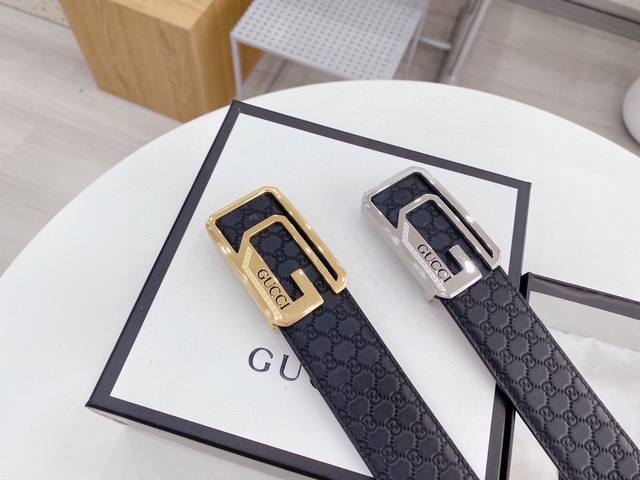 Full set packaging Gucci inch 5 Material: Double-sided plain cowhide, black with