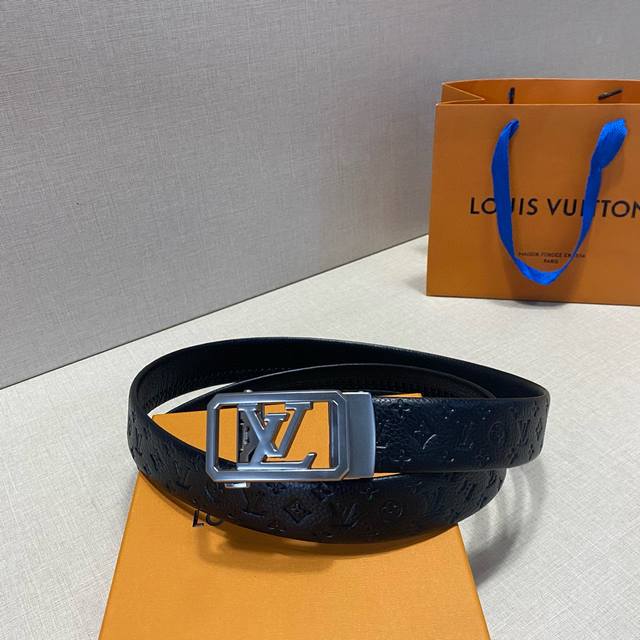 Brand: Lv Louis Vuitton Grade: Original private goods. Top layer cowhide, count