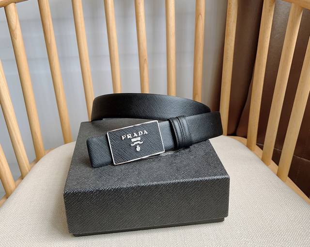 Prada Latest model from Prada counters This buckle belt is from a versatile modu