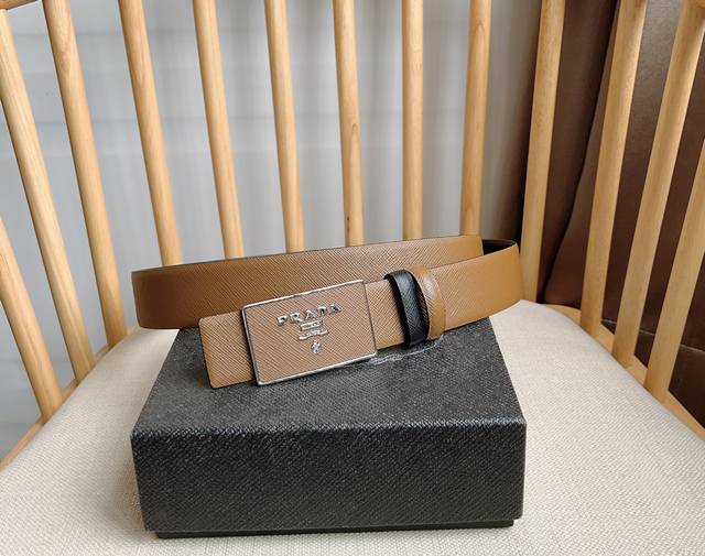 Prada Latest model from Prada counters This buckle belt is from a versatile modu