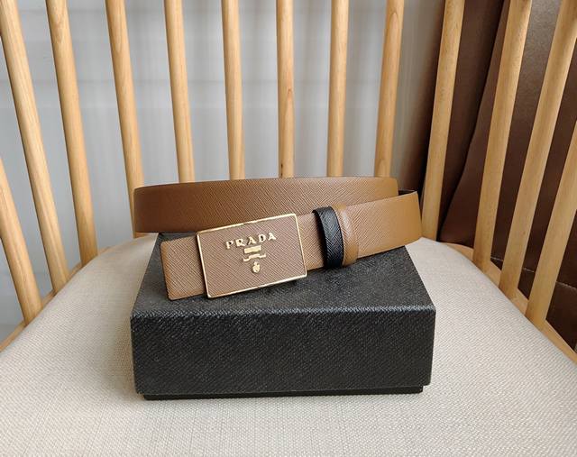 Prada Latest model from Prada counters This buckle belt is from a versatile modu