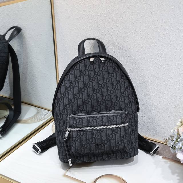 Small top quality original Dio.R Oblique backpack# This is a Dio.R Oblique backp