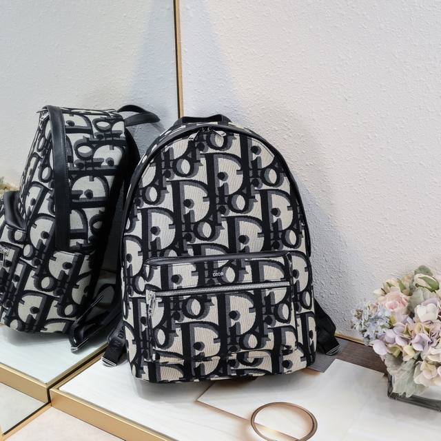 Latest style, with top-grain cowhide, {not original microfiber fabric} The new R