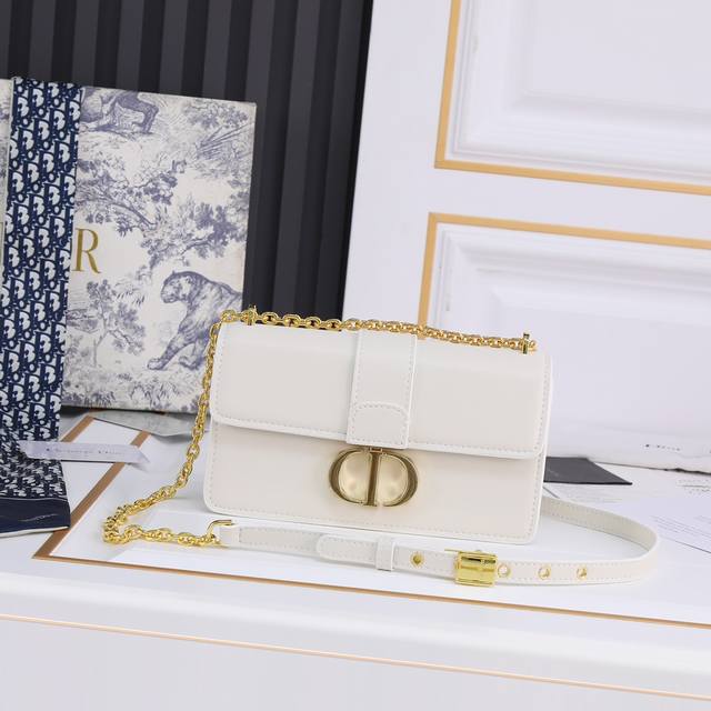 The upgraded version of the new small Di0R 30 Montaigne bag with matching hardw