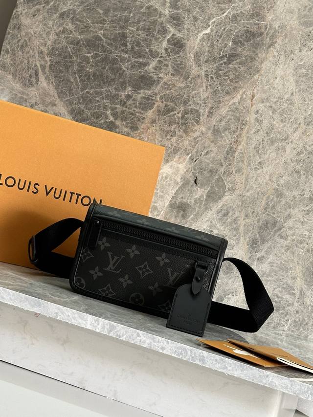 M12599 The Bosphore mini handbag is named after the brand's retro Bosphore serie