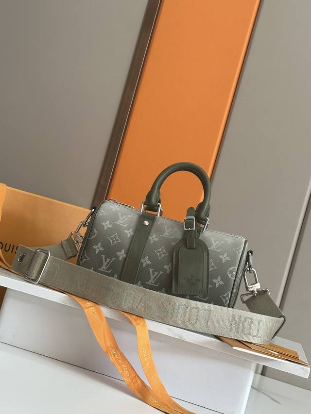 Top Original M11591 This Keepal Bandouliere Ks handbag is made of Monogram Grad