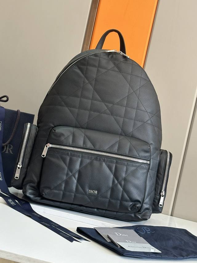 This backpack is a new product in the 2024 Winter Men's Collection, combining m