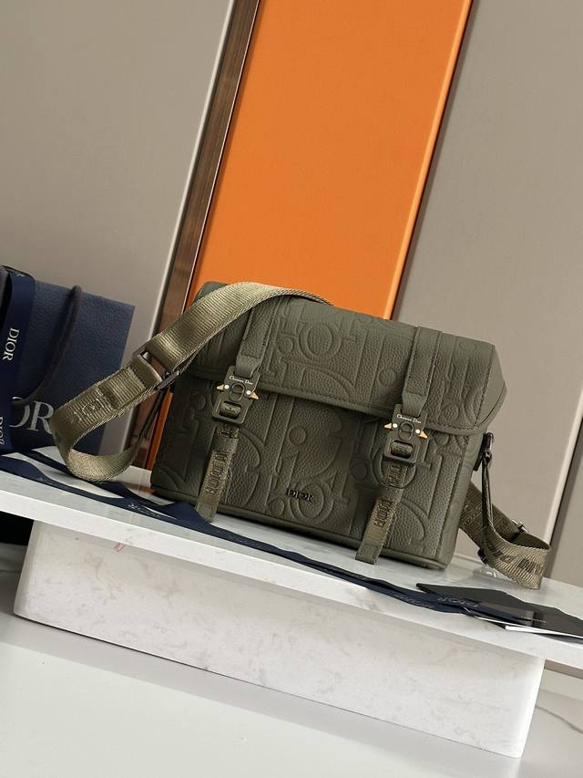 This messenger bag is a new product in the Fall 2024 Men's Collection. The mode