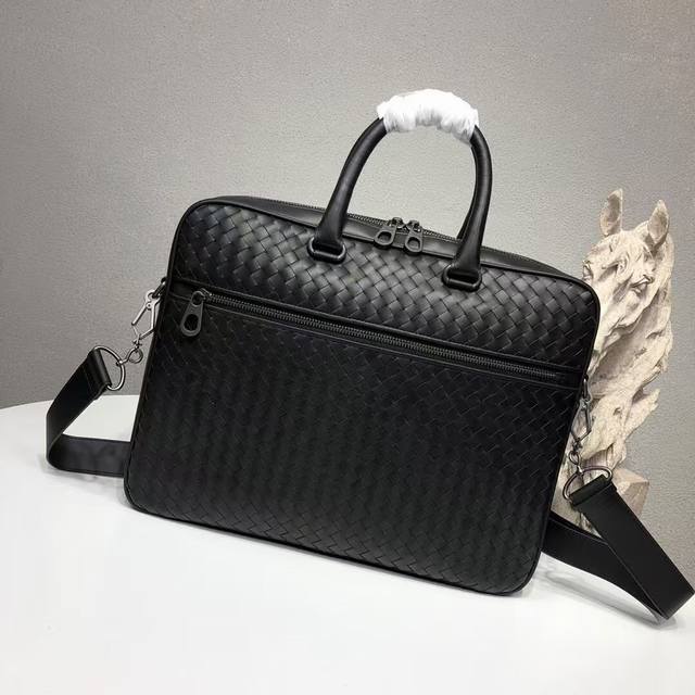 Bv Men's bag Briefcase Men's handbag Because every cell in their body is full of