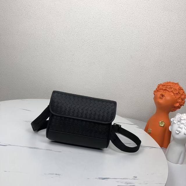Bv Top official website popular simple and generous men's small shoulder bag mob