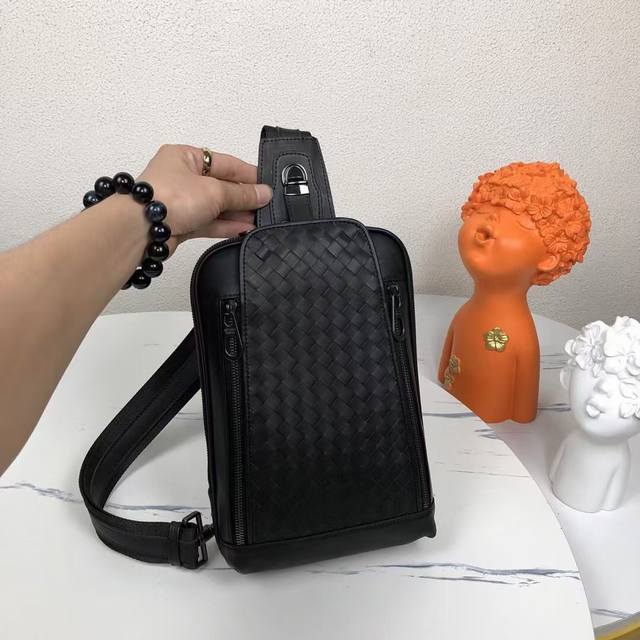 Bv The latest men's chest bag original quality official website uses top waxed c