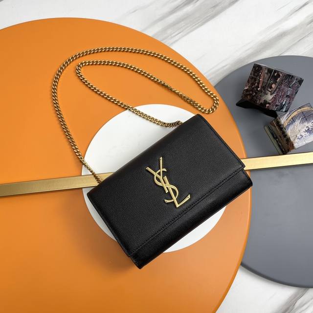 20# The original leather version of the original caviar gold buckle + Kate chain