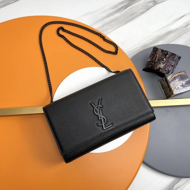 Top original If a girl wants to buy a bag that is classic, practical and easy to