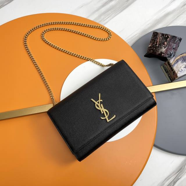 Top original If a girl wants to buy a bag that is classic, practical and easy to