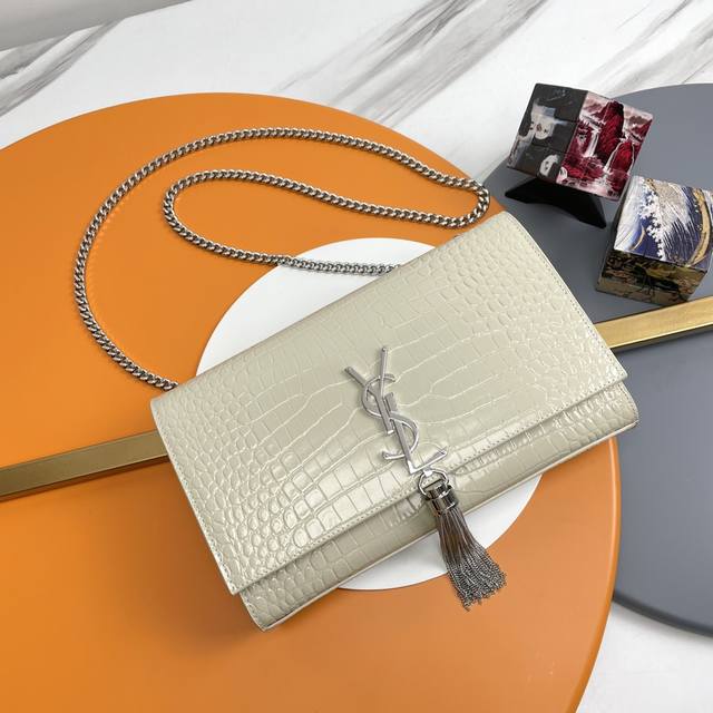 24# Original milky silver buckle + Kate crocodile pattern is comparable to real