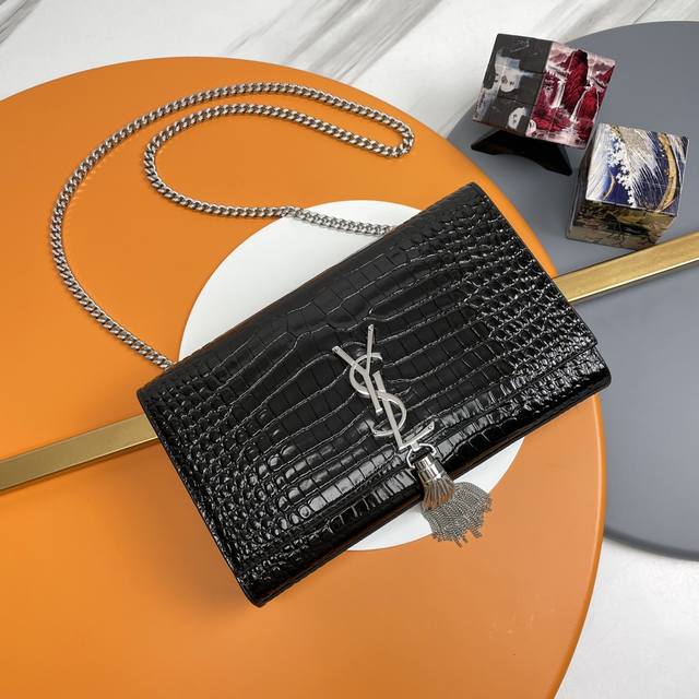24# Original black silver buckle + Kate crocodile pattern is comparable to real