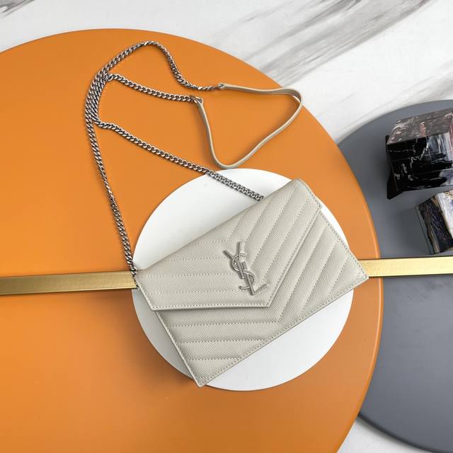 Woc small envelope bag is here. Speaking of envelope bags, this one from Y must