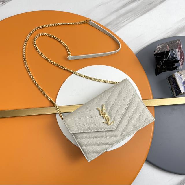 Woc small envelope bag is here. Speaking of envelope bags, this one from Y must