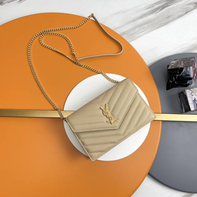 Woc small envelope bag is here. Speaking of envelope bags, this one from Y must