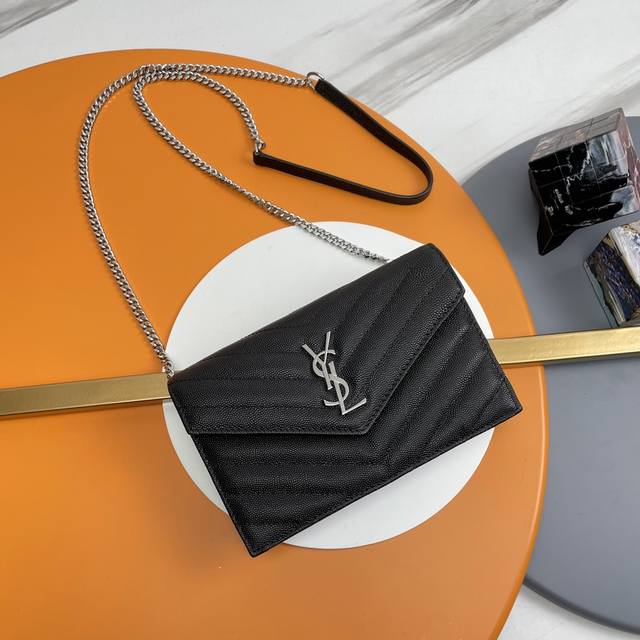 Woc small envelope bag is here. Speaking of envelope bags, this one from Y must