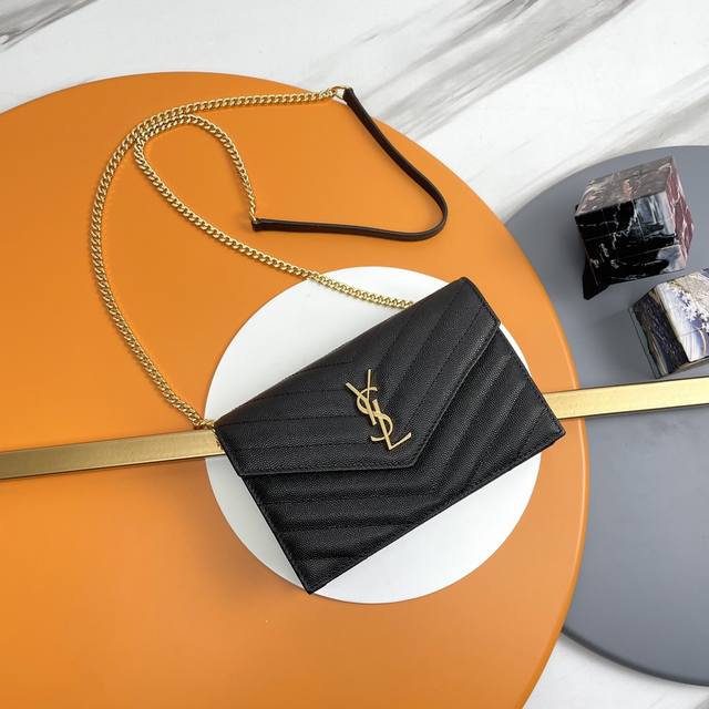Woc small envelope bag is here. Speaking of envelope bags, this one from Y must