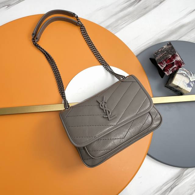 Original Niki Wrinkled Leather-22Cm The explosive Niki is shocking again. The n