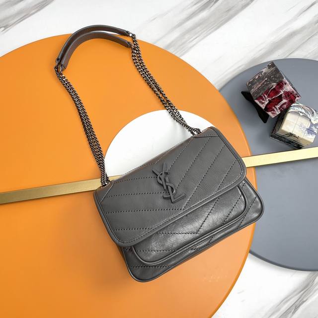 Original Niki Wrinkled Leather-22Cm The explosive Niki is shocking again. The n