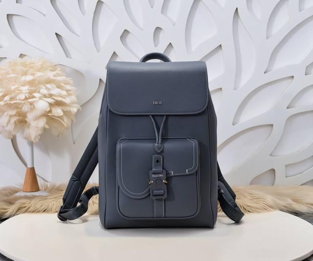 Dior - Dior's latest saddle backpack. Original quality. Dark grey full leather.