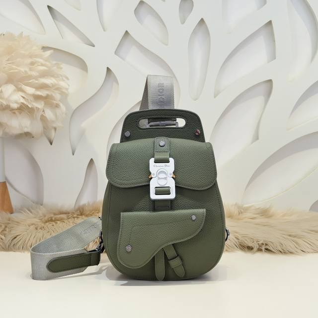 Dior-The latest backpack from Dior counters. The original quality is synchronize