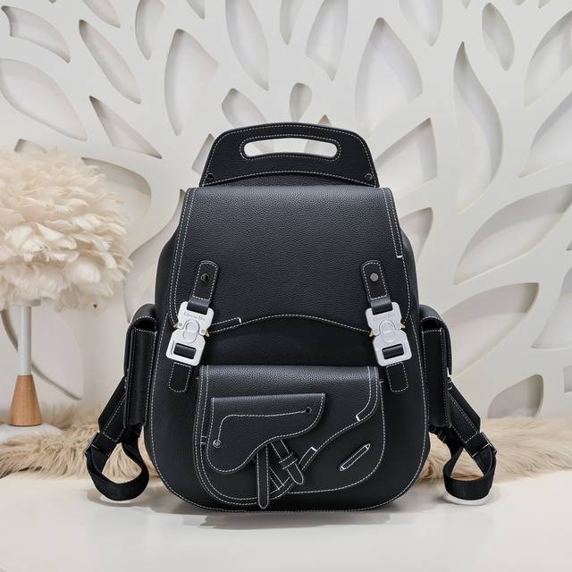 Dior - The latest backpack from Dior. The original quality is synchronized with