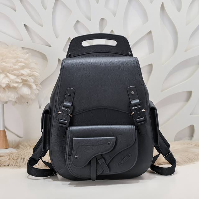 Dior - The latest backpack from Dior. The original quality is synchronized with
