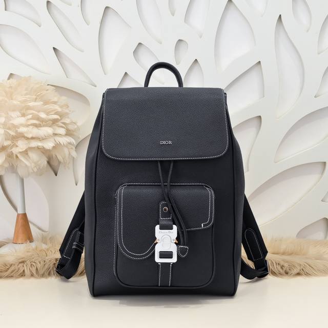 Dior - The latest saddle backpack from Dior. The original quality is synchronize