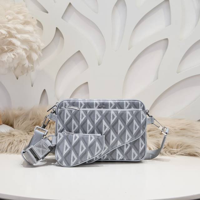 Dior - The latest shoulder bag from Dior counters. The original quality is synch