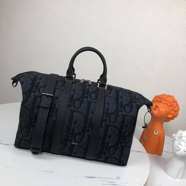 The highest version on the market, welcome to compare. This Weekender 40 handba