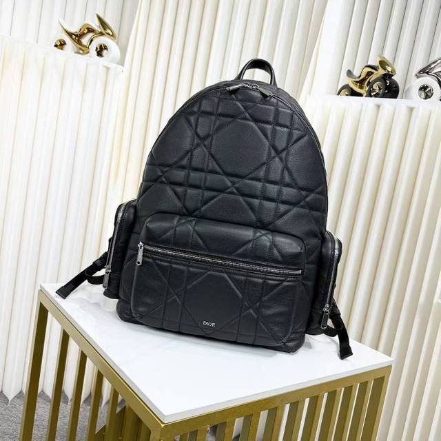 The highest version in the market, original quality, genuine pattern This backp