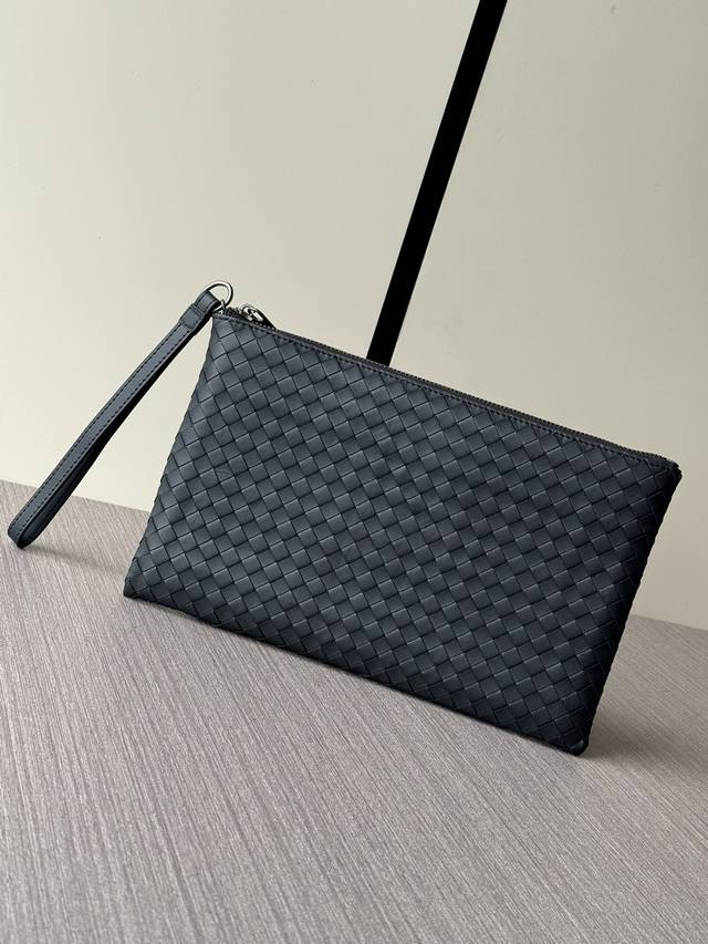 The latest hot-selling Bv clutch bag from the top counter mouse high-end fierce