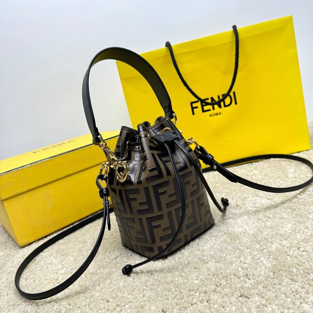 Fenjia's latest masterpiece, the most outstanding of which is the retro Ff lette