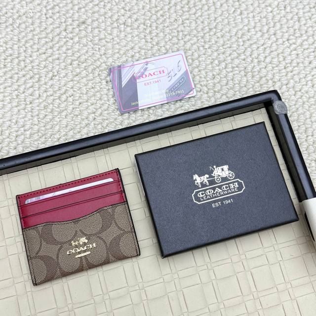 Super mini card holder Coach new logo card holder, made of first layer cowhide,