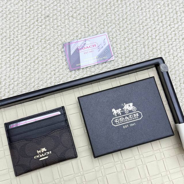 Super mini card holder Coach new logo card holder, made of first layer cowhide,