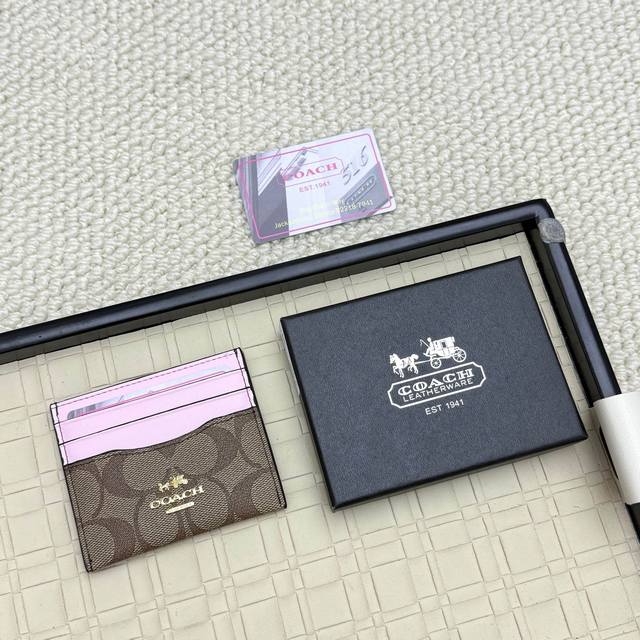 Super mini card holder Coach new logo card holder, made of first layer cowhide,