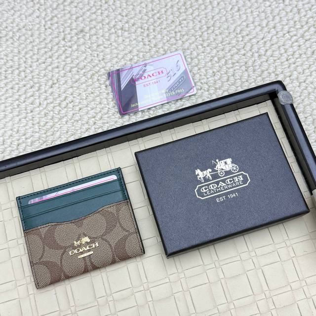 Super mini card holder Coach new logo card holder, made of first layer cowhide,