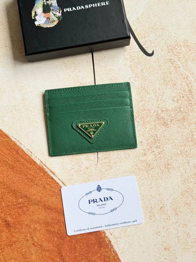 Prada classic women's card holder, model 1Mc025, exquisite workmanship and perfe