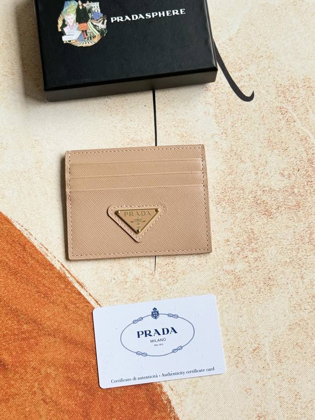 Prada classic women's card holder, model 1Mc025, exquisite workmanship and perfe