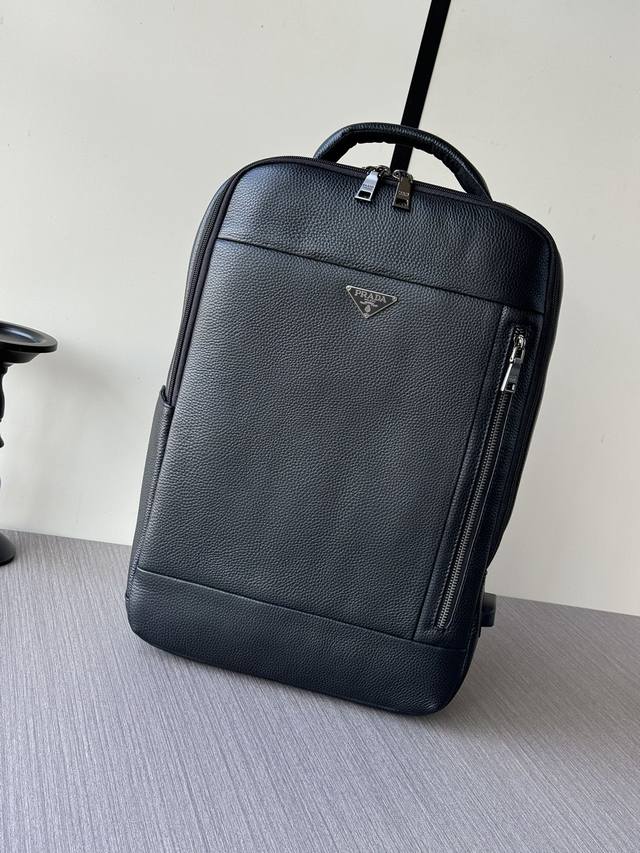 The latest and hottest Prada hand-held backpacks are shipped in large quantitie
