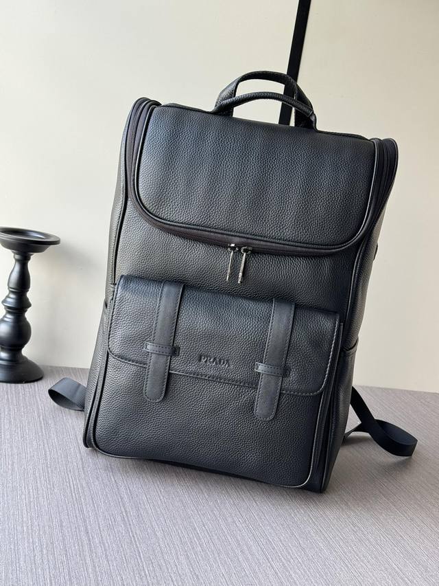The latest and hottest Prada hand-held backpacks are shipped in large quantitie