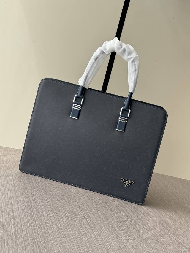 The latest hot Prada combination lock portable briefcase with top-grade counter